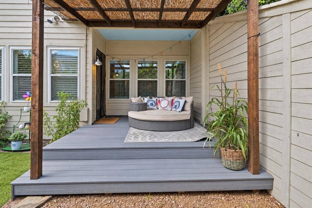 6840 E Northwest Highway, Dallas, TX 75231 6840 E Northwest Highway, Dallas, TX 75231