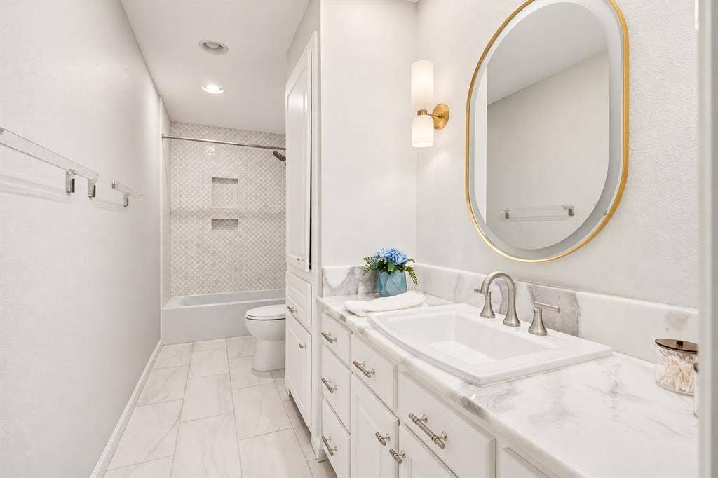 6840 E Northwest Highway, Dallas, TX 75231 6840 E Northwest Highway, Dallas, TX 75231