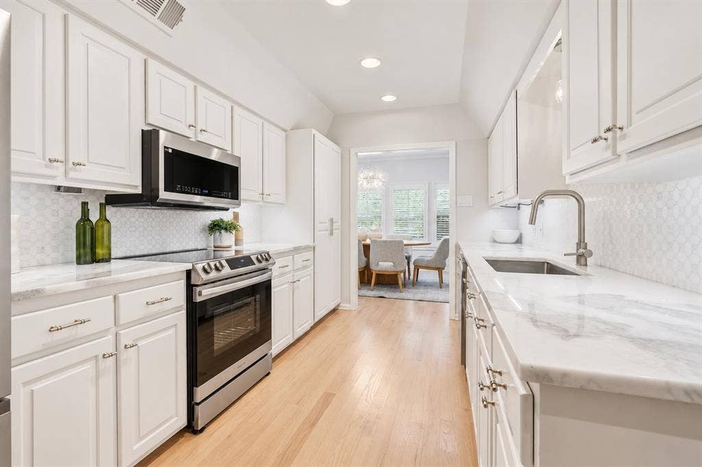 6840 E Northwest Highway, Dallas, TX 75231 6840 E Northwest Highway, Dallas, TX 75231