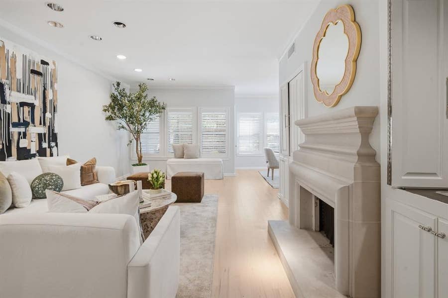 Property photo for 6840 E Northwest Highway, Dallas, TX