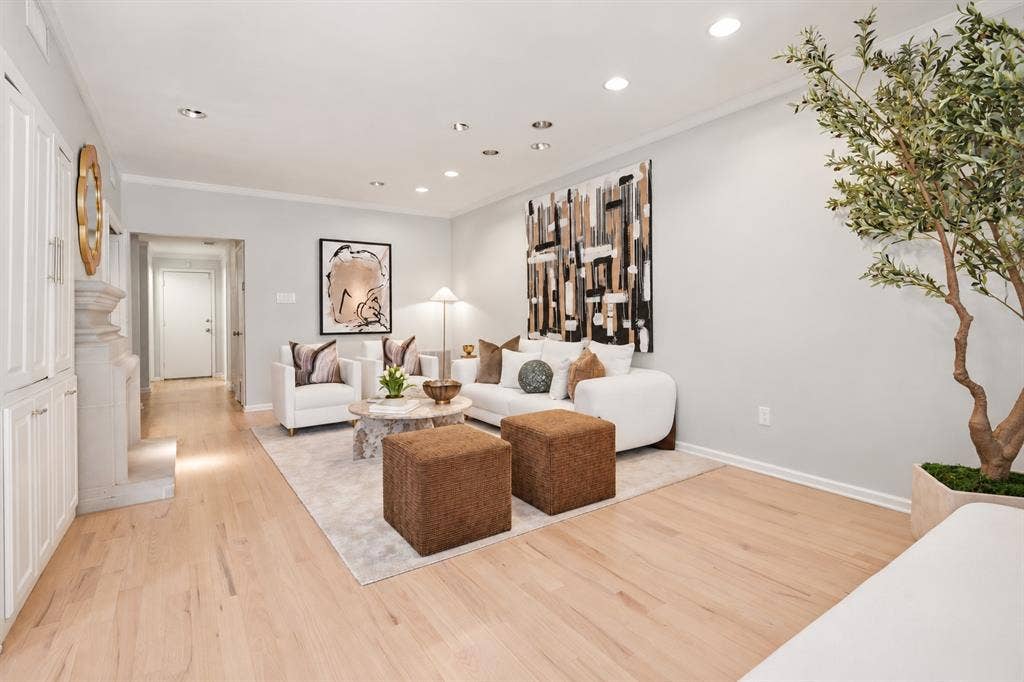 6840 E Northwest Highway, Dallas, TX 75231 6840 E Northwest Highway, Dallas, TX 75231