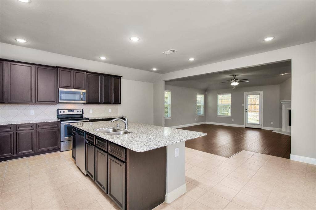 2142 Erika Lane, Forney, TX 75126