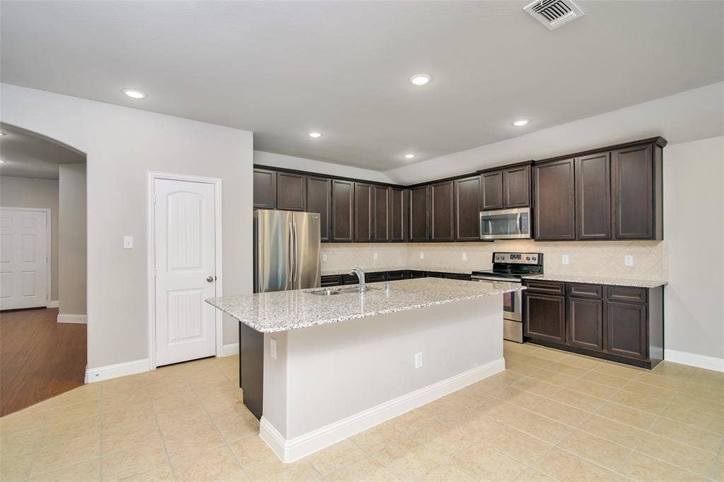 2142 Erika Lane, Forney, TX 75126