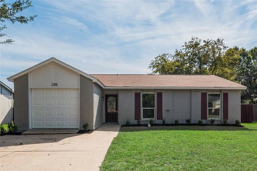 Property photo for 2318 Idlewood Drive, Arlington, TX