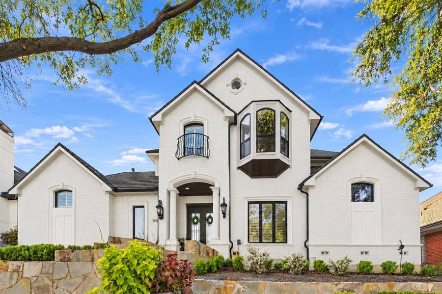 Property photo for 4621 Redwood Court, Irving, TX