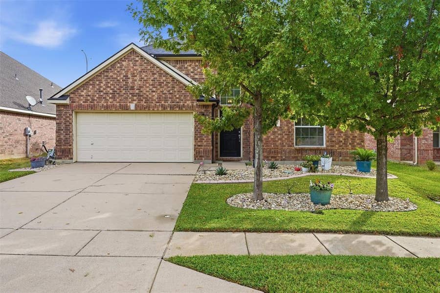 Property photo for 7909 Branch Hollow Trail, Fort Worth, TX