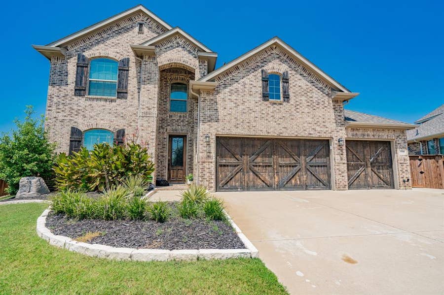 Property photo for 3316 Weyburn Drive, Mansfield, TX