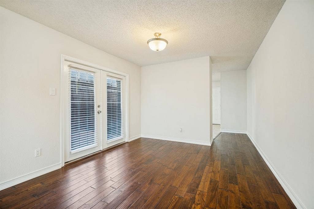 3115 Sara Drive, Rowlett, TX 75088 3115 Sara Drive, Rowlett, TX 75088