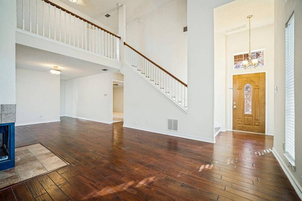 3115 Sara Drive, Rowlett, TX 75088 3115 Sara Drive, Rowlett, TX 75088