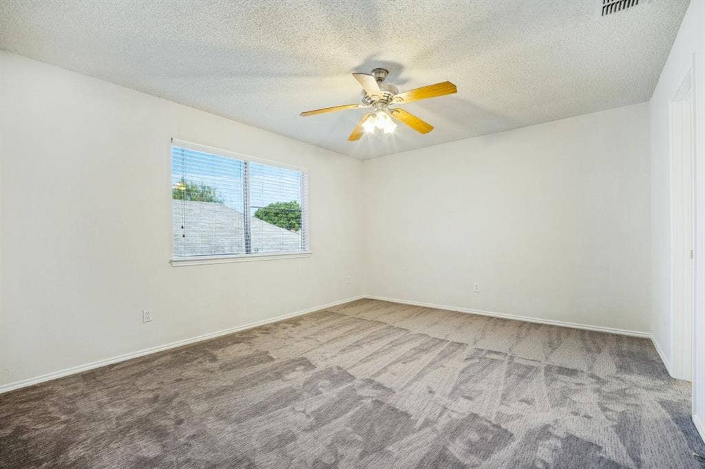 3115 Sara Drive, Rowlett, TX 75088 3115 Sara Drive, Rowlett, TX 75088