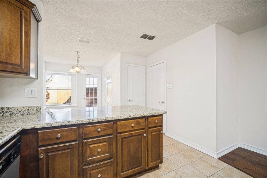 3115 Sara Drive, Rowlett, TX 75088 3115 Sara Drive, Rowlett, TX 75088