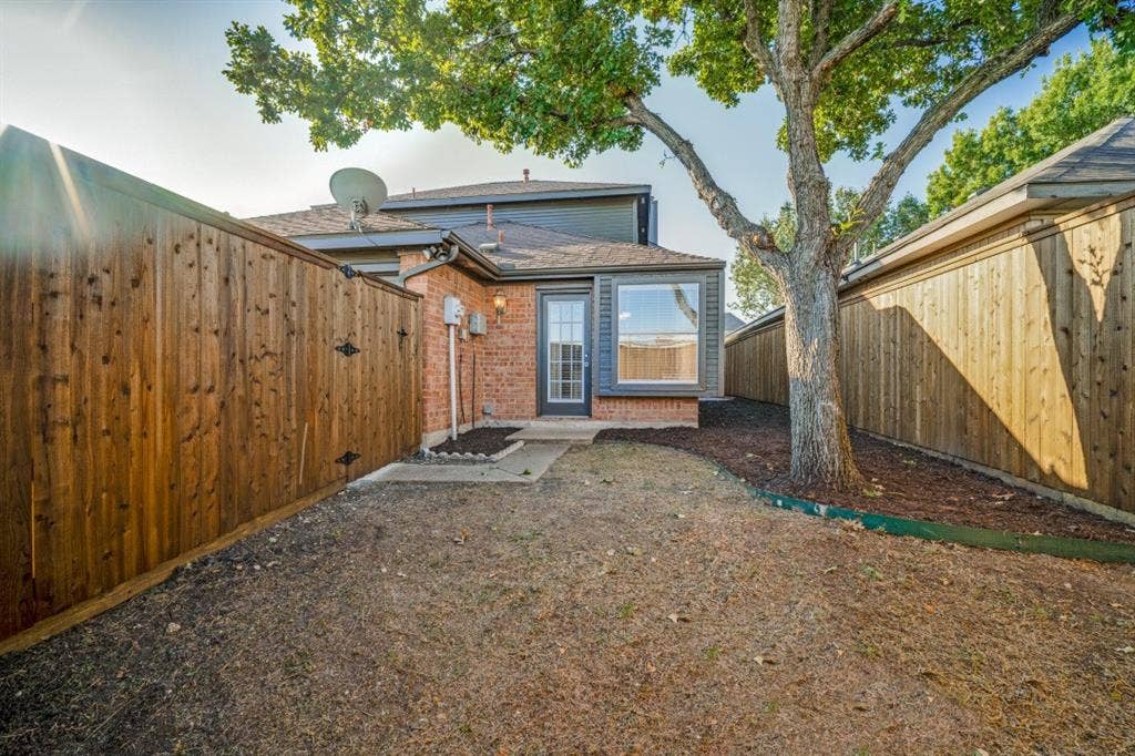 3115 Sara Drive, Rowlett, TX 75088 3115 Sara Drive, Rowlett, TX 75088