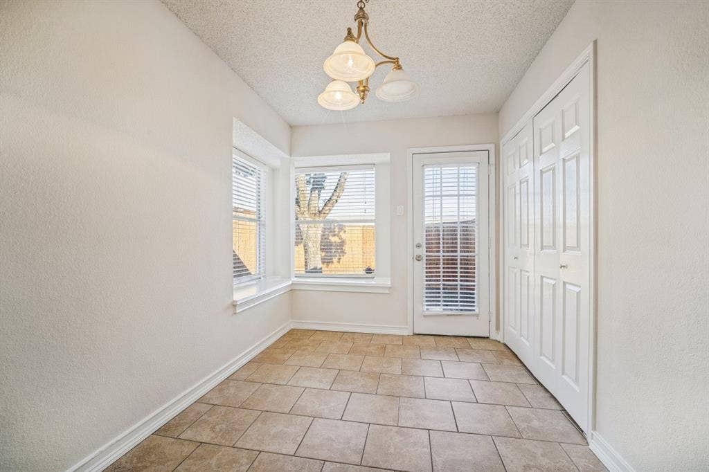 3115 Sara Drive, Rowlett, TX 75088 3115 Sara Drive, Rowlett, TX 75088