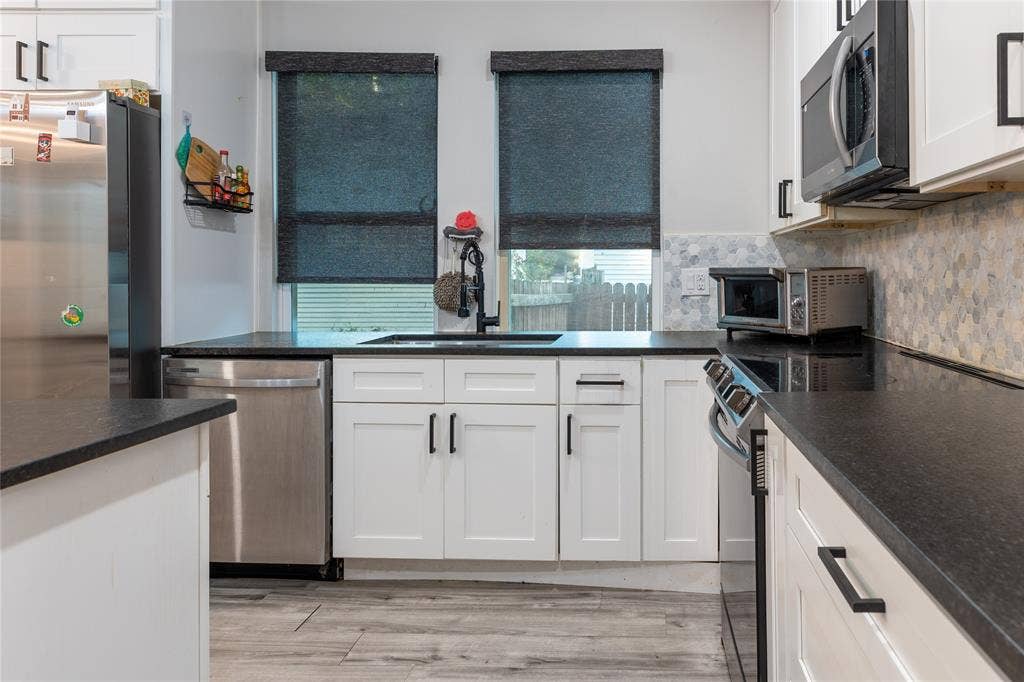 608 N Edgefield Avenue, Dallas, TX 75208 608 N Edgefield Avenue, Dallas, TX 75208