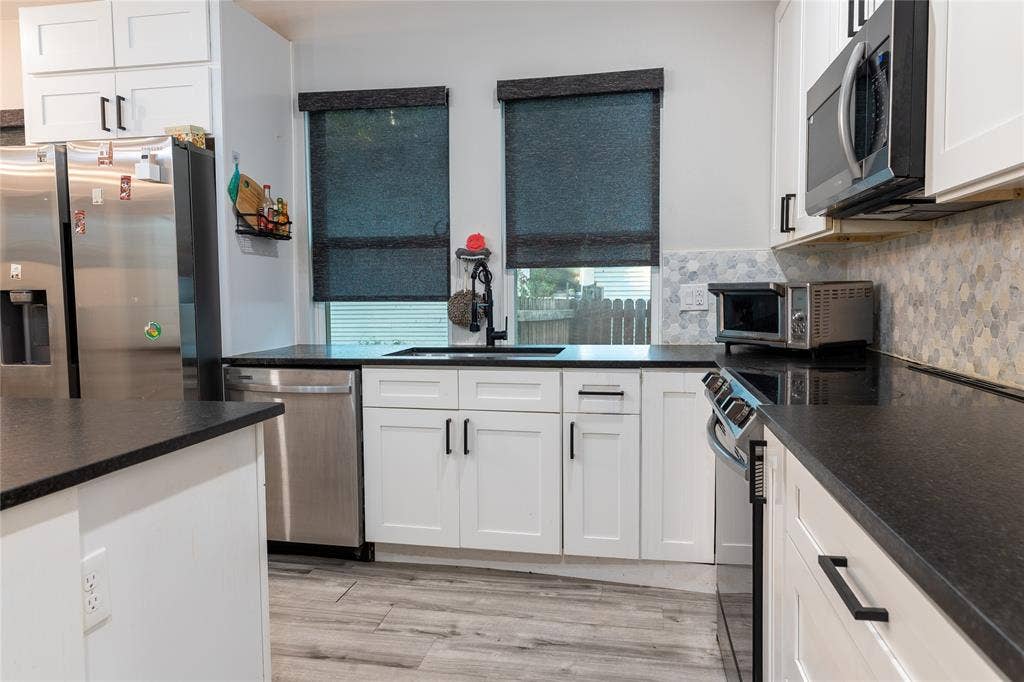 608 N Edgefield Avenue, Dallas, TX 75208 608 N Edgefield Avenue, Dallas, TX 75208