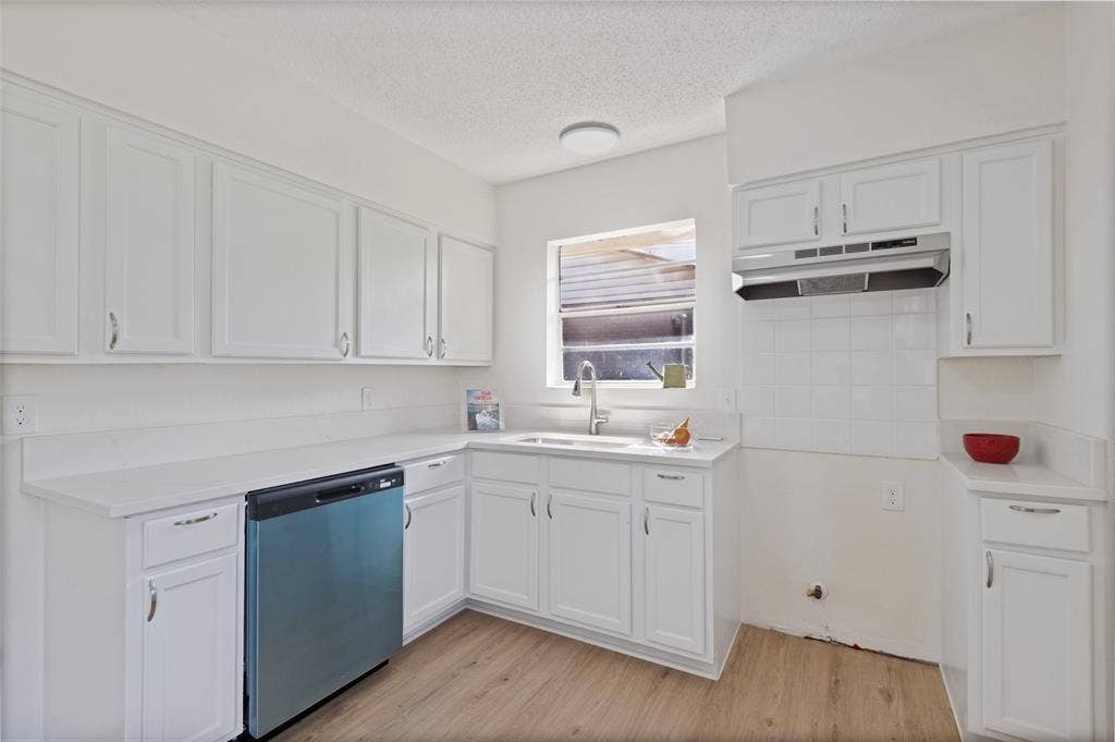 1734 Glen Key Street, Grand Prairie, TX 75051 1734 Glen Key Street, Grand Prairie, TX 75051