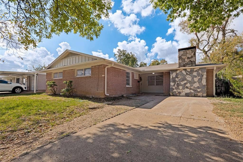 1734 Glen Key Street, Grand Prairie, TX 75051 1734 Glen Key Street, Grand Prairie, TX 75051