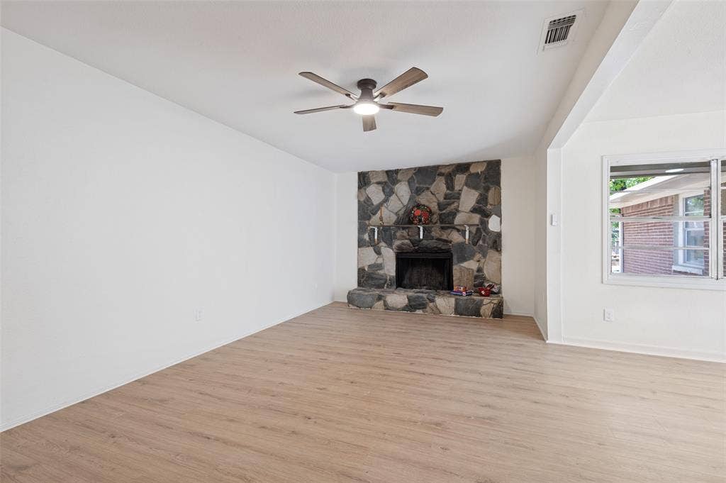 1734 Glen Key Street, Grand Prairie, TX 75051 1734 Glen Key Street, Grand Prairie, TX 75051