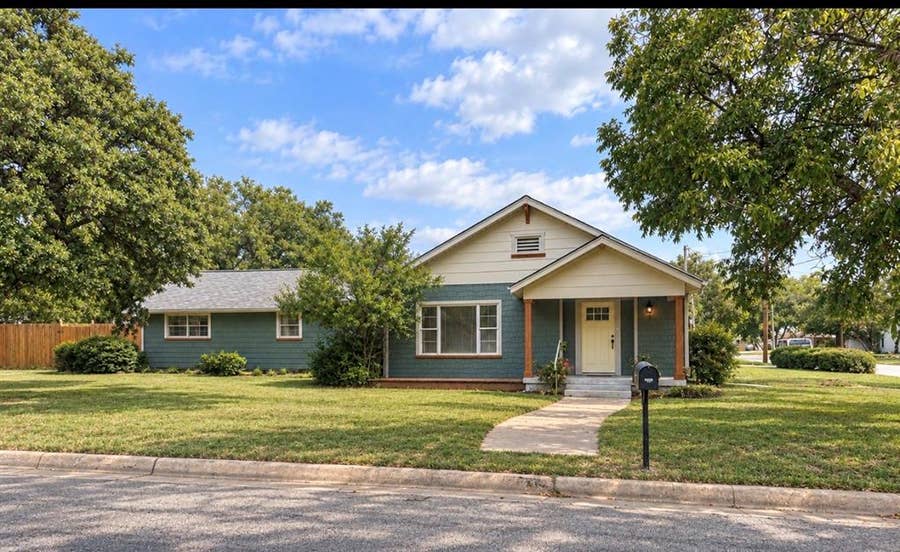 Property photo for 705 W Pecan Street, Stephenville, TX