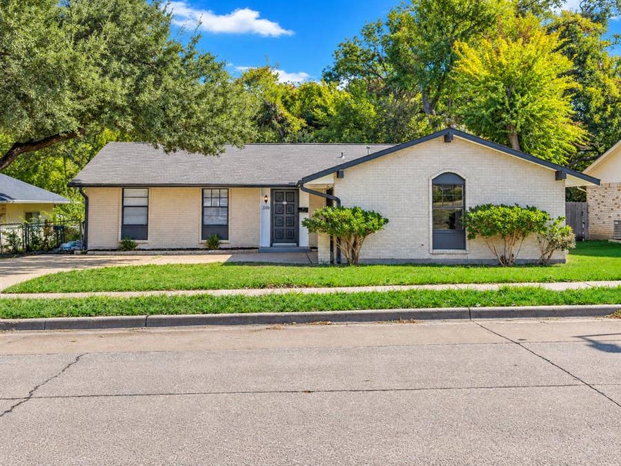 Property photo for 310 meadowhill Drive, Garland, TX