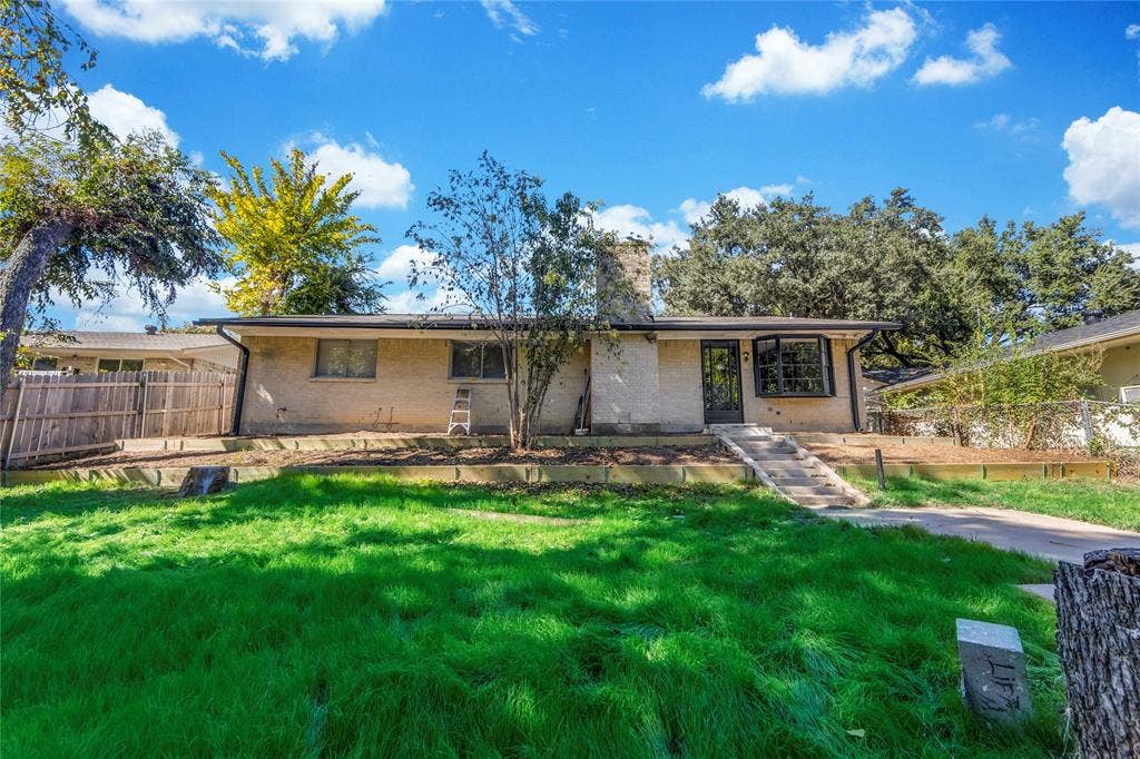 310 meadowhill Drive, Garland, TX 75043