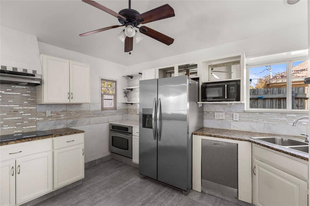 702 Bishop Street, Cedar Hill, TX 75104 702 Bishop Street, Cedar Hill, TX 75104