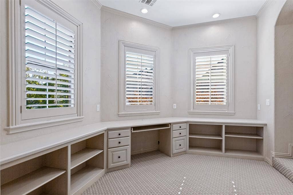 6467 Orchid Lane, Dallas, TX 75230 A wonderfully bright study nook is located upstairs, offering a second study or homework station.