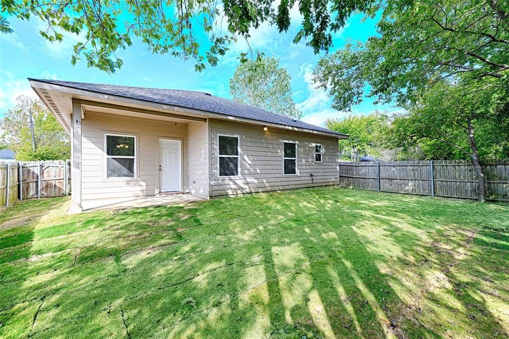 1903 Morgan Street, Greenville, TX 75401 1903 Morgan Street, Greenville, TX 75401