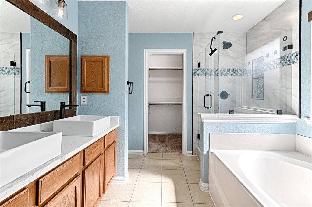 8832 Kiowa Drive, Greenville, TX 75402 8832 Kiowa Drive, Greenville, TX 75402