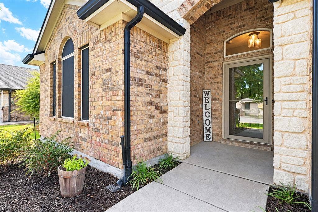8832 Kiowa Drive, Greenville, TX 75402 8832 Kiowa Drive, Greenville, TX 75402