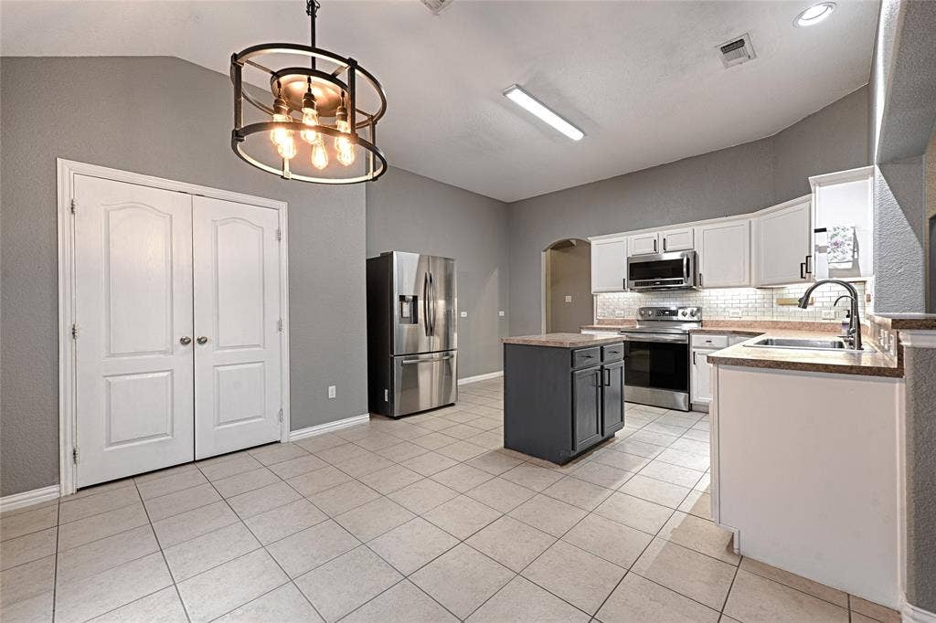 8832 Kiowa Drive, Greenville, TX 75402 8832 Kiowa Drive, Greenville, TX 75402
