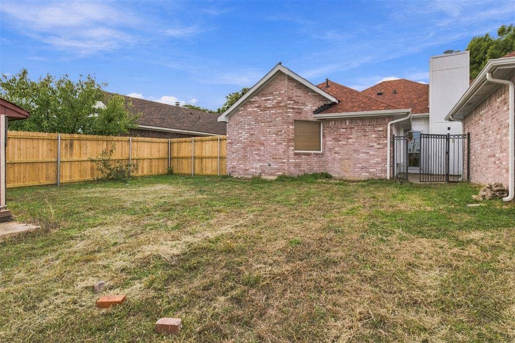 2710 Kingswood Drive, Garland, TX 75040 2710 Kingswood Drive, Garland, TX 75040