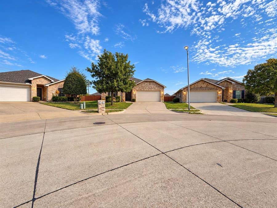 Property photo for 9001 Cloudveil Drive, Arlington, TX