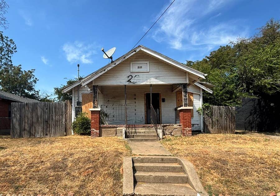 Property photo for 2611 Lenway Street, Dallas, TX