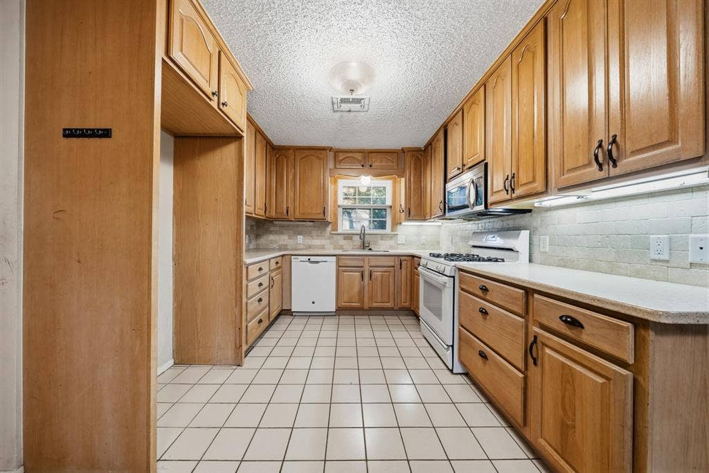 266 Rockford Road, Woodway, TX 76712 266 Rockford Road, Woodway, TX 76712