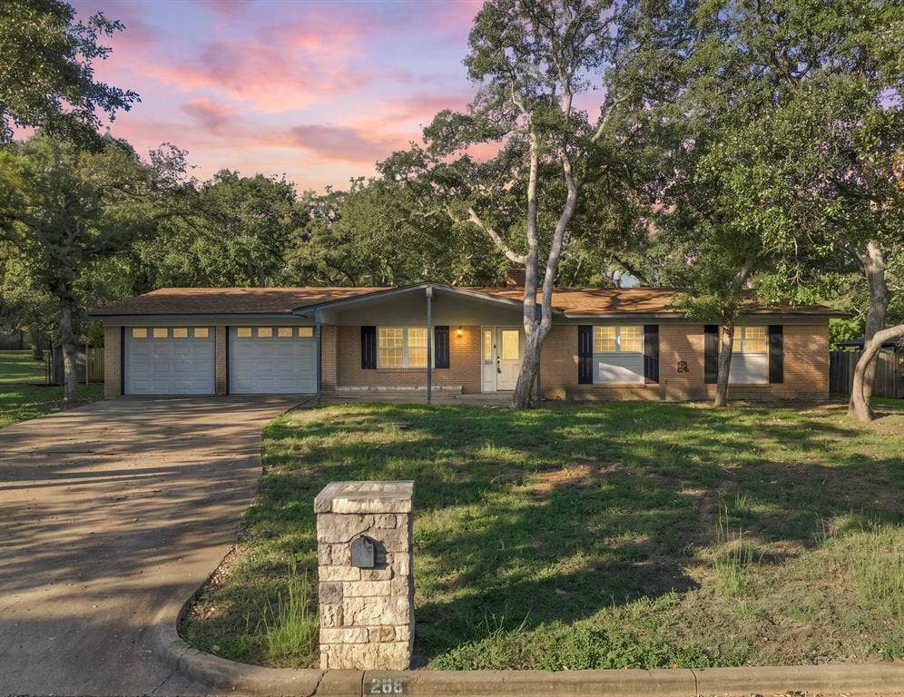 266 Rockford Road, Woodway, TX 76712 266 Rockford Road, Woodway, TX 76712