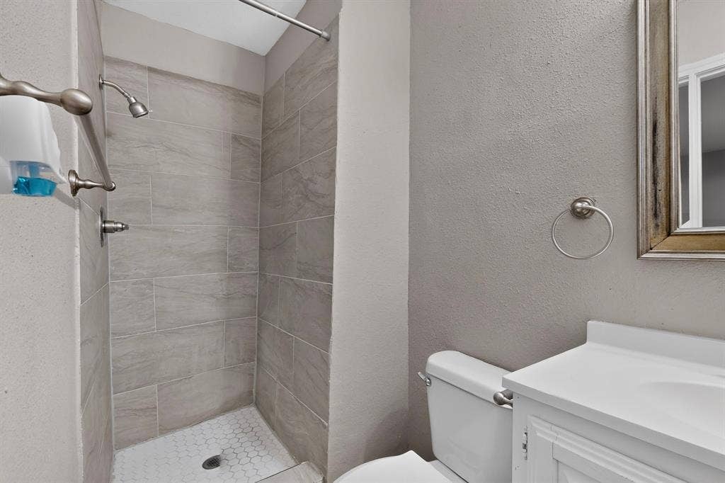2978 Joanna Drive, Farmers Branch, TX 75234 2978 Joanna Drive, Farmers Branch, TX 75234