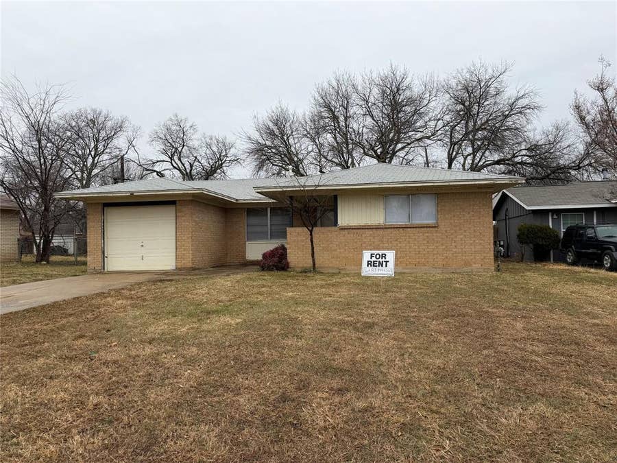 Property photo for 521 Pershing Drive, Denton, TX