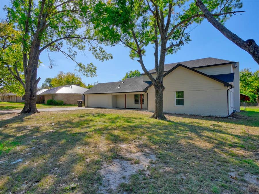 Property photo for 730 41st Street SW, Paris, TX