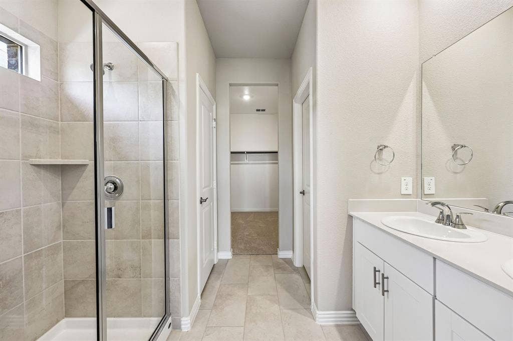Photo is not of the actual home, but is an inspirational photo of builder’s model home and may depict options, furnishings, and/or decorator features that are not included.