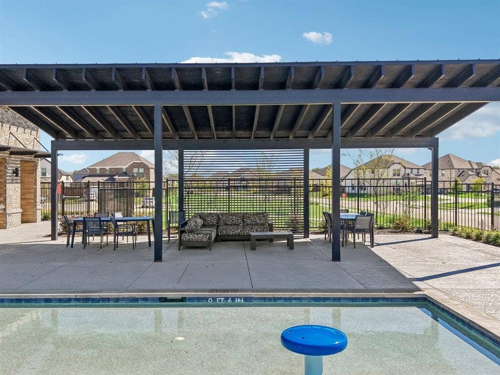 13105 Sugarberry Mews, Rowlett, TX 75809