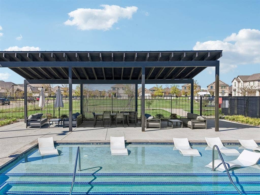 13101 Sugarberry Mews, Rowlett, TX 75089