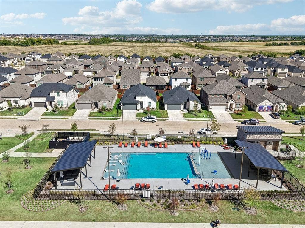 13101 Sugarberry Mews, Rowlett, TX 75089