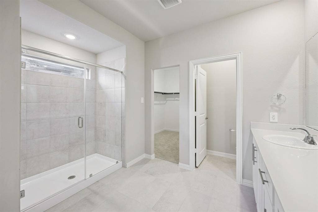 1125 Windflower Drive, Princeton, TX 75407 Photo is not of the actual home, but is an inspirational photo of builder’s model home and may depict options, furnishings, and/or decorator features that are not included.