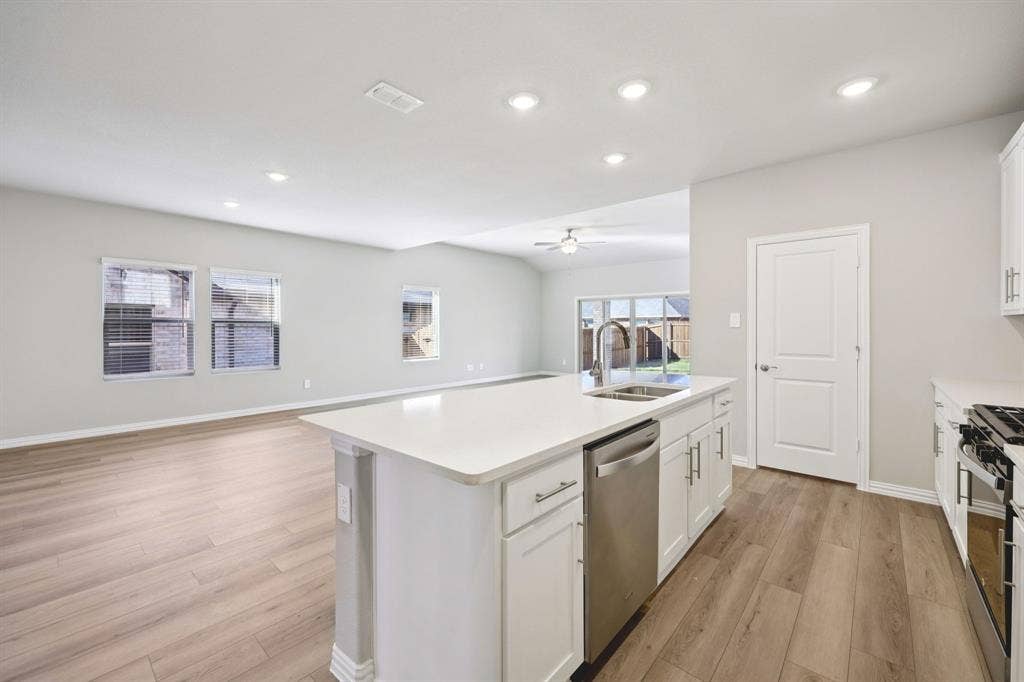 1125 Windflower Drive, Princeton, TX 75407 Photo is not of the actual home, but is an inspirational photo of builder’s model home and may depict options, furnishings, and/or decorator features that are not included.