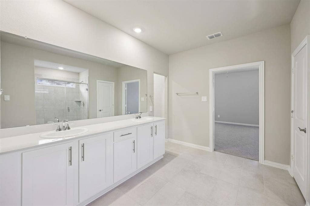 1125 Windflower Drive, Princeton, TX 75407 Photo is not of the actual home, but is an inspirational photo of builder’s model home and may depict options, furnishings, and/or decorator features that are not included.