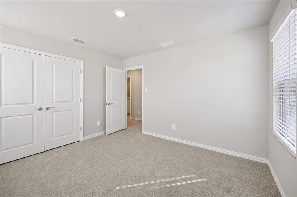 1125 Windflower Drive, Princeton, TX 75407 Photo is not of the actual home, but is an inspirational photo of builder’s model home and may depict options, furnishings, and/or decorator features that are not included.