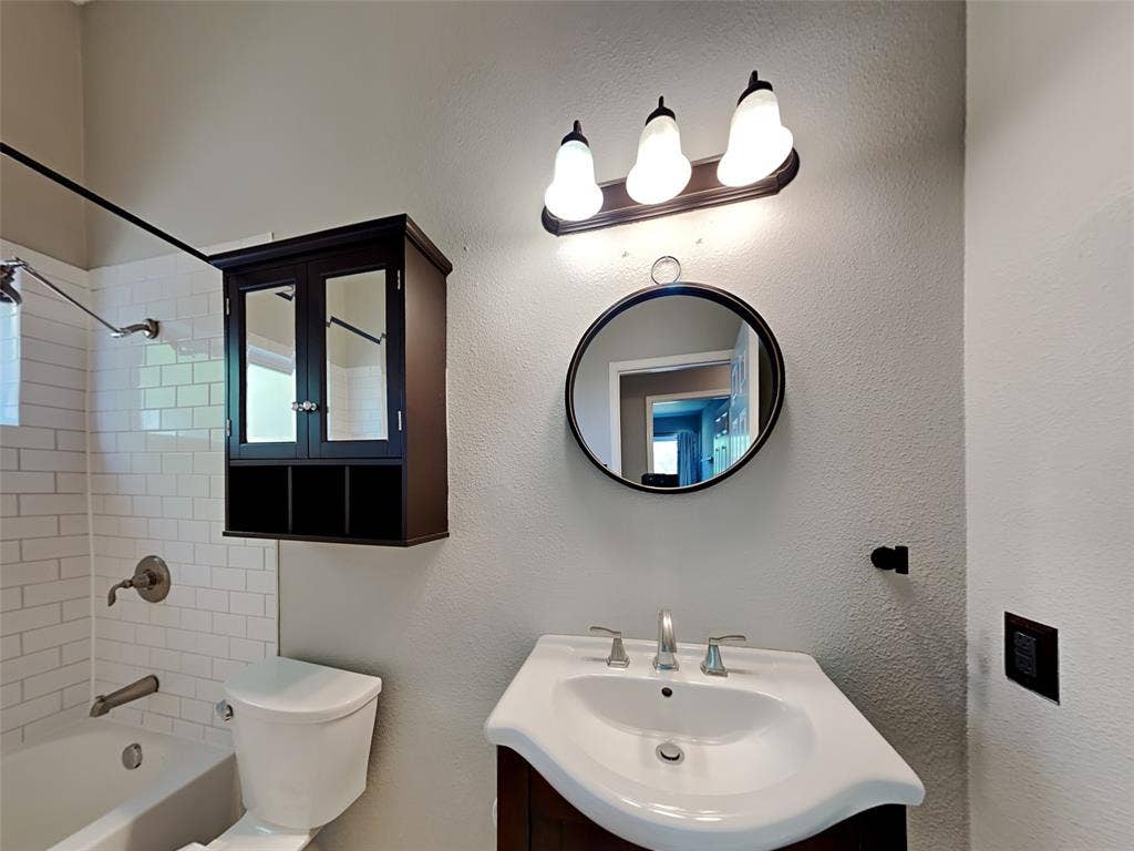 250 Pinyon Lane, Coppell, TX 75019 250 Pinyon Lane, Coppell, TX 75019
