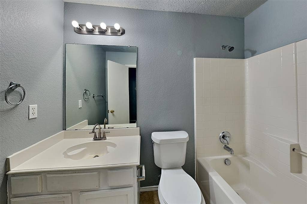 2844 Island Wren Drive, Mesquite, TX 75181 2844 Island Wren Drive, Mesquite, TX 75181