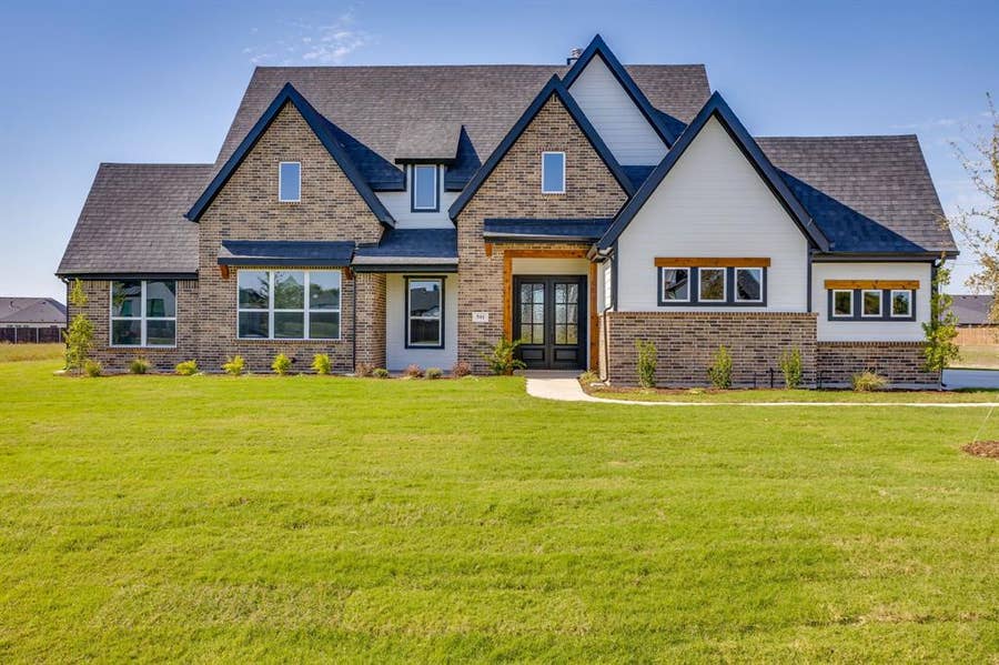 Property photo for 501 Olson Road, Waxahachie, TX